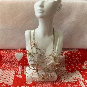 Elegant Floral Gold and Silver Tone Necklace. Not Real Silver or Gold
